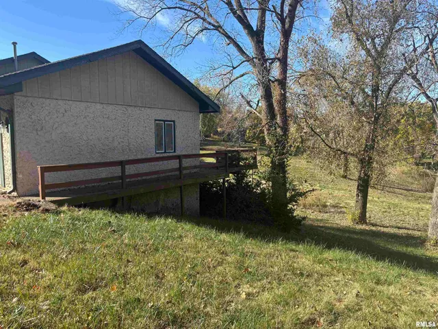 $172,500 | 17 Springwater Drive, Jacksonville, IL 62650