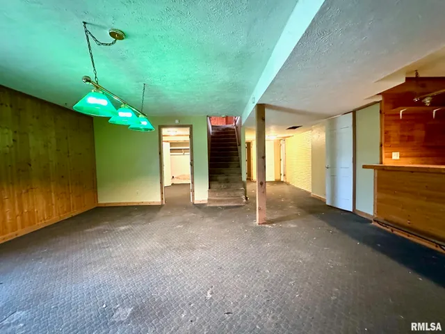 $159,900 | 17 Springwater Drive, Jacksonville, IL 62650