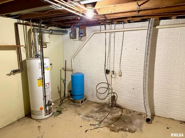 $143,910 | 17 Springwater Drive, Jacksonville, IL 62650