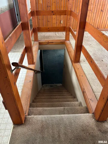 $172,500 | 17 Springwater Drive, Jacksonville, IL 62650