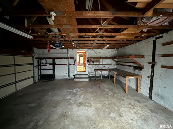 $143,910 | 17 Springwater Drive, Jacksonville, IL 62650