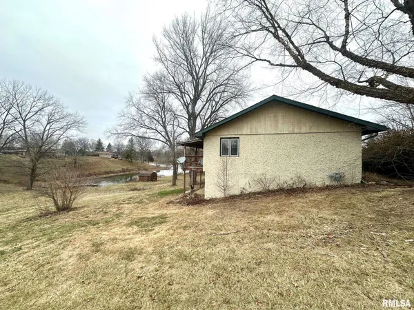 $143,910 | 17 Springwater Drive, Jacksonville, IL 62650
