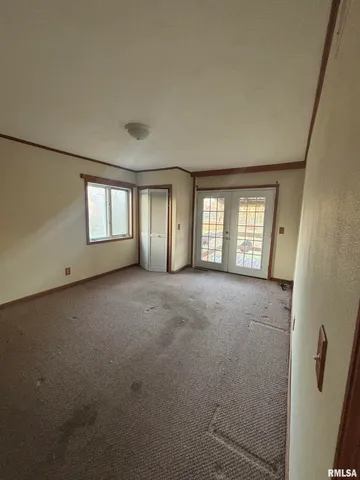 $172,500 | 17 Springwater Drive, Jacksonville, IL 62650