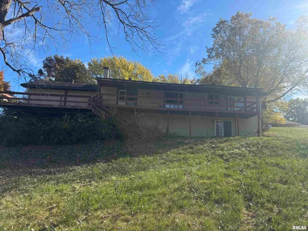 $143,910 | 17 Springwater Drive, Jacksonville, IL 62650