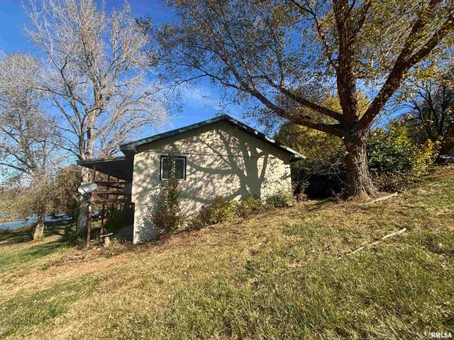 $172,500 | 17 Springwater Drive, Jacksonville, IL 62650