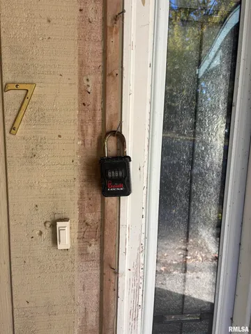 $172,500 | 17 Springwater Drive, Jacksonville, IL 62650