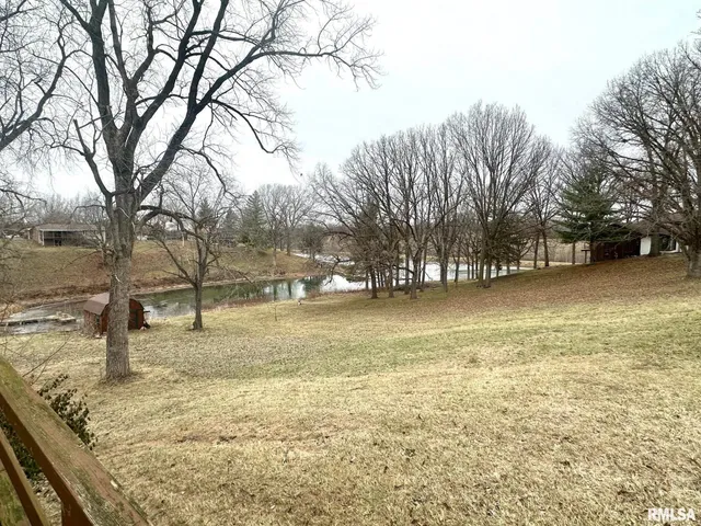 $159,900 | 17 Springwater Drive, Jacksonville, IL 62650