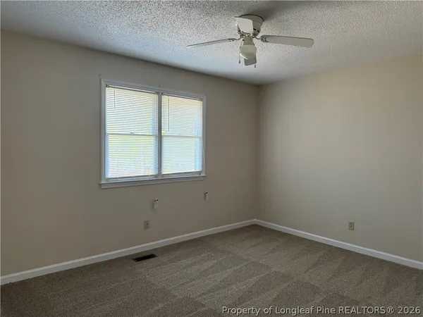 $1,000 | 403 West 8th Avenue, Raeford, NC 28376