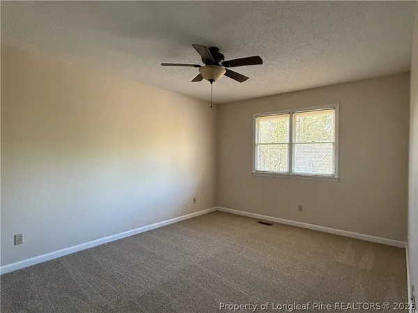 $1,000 | 403 West 8th Avenue, Raeford, NC 28376