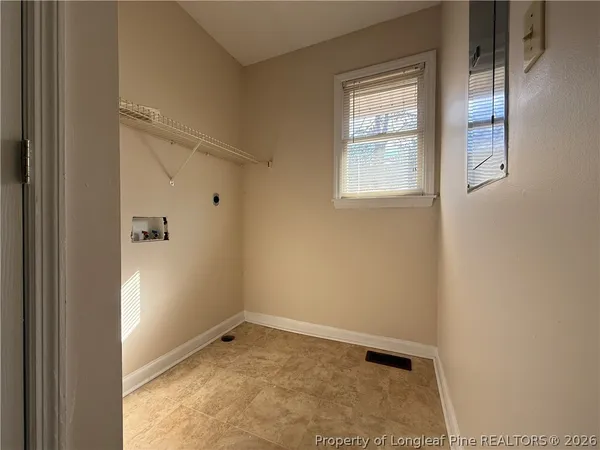 $1,000 | 403 West 8th Avenue, Raeford, NC 28376