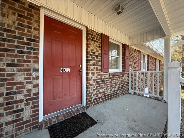 $1,000 | 403 West 8th Avenue, Raeford, NC 28376