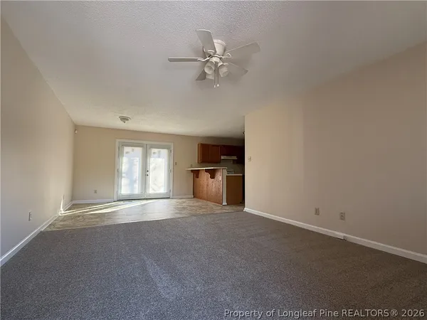 $1,000 | 403 West 8th Avenue, Raeford, NC 28376