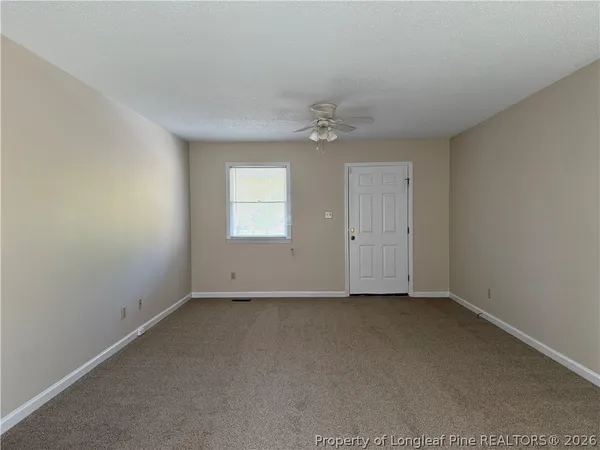 $1,000 | 403 West 8th Avenue, Raeford, NC 28376