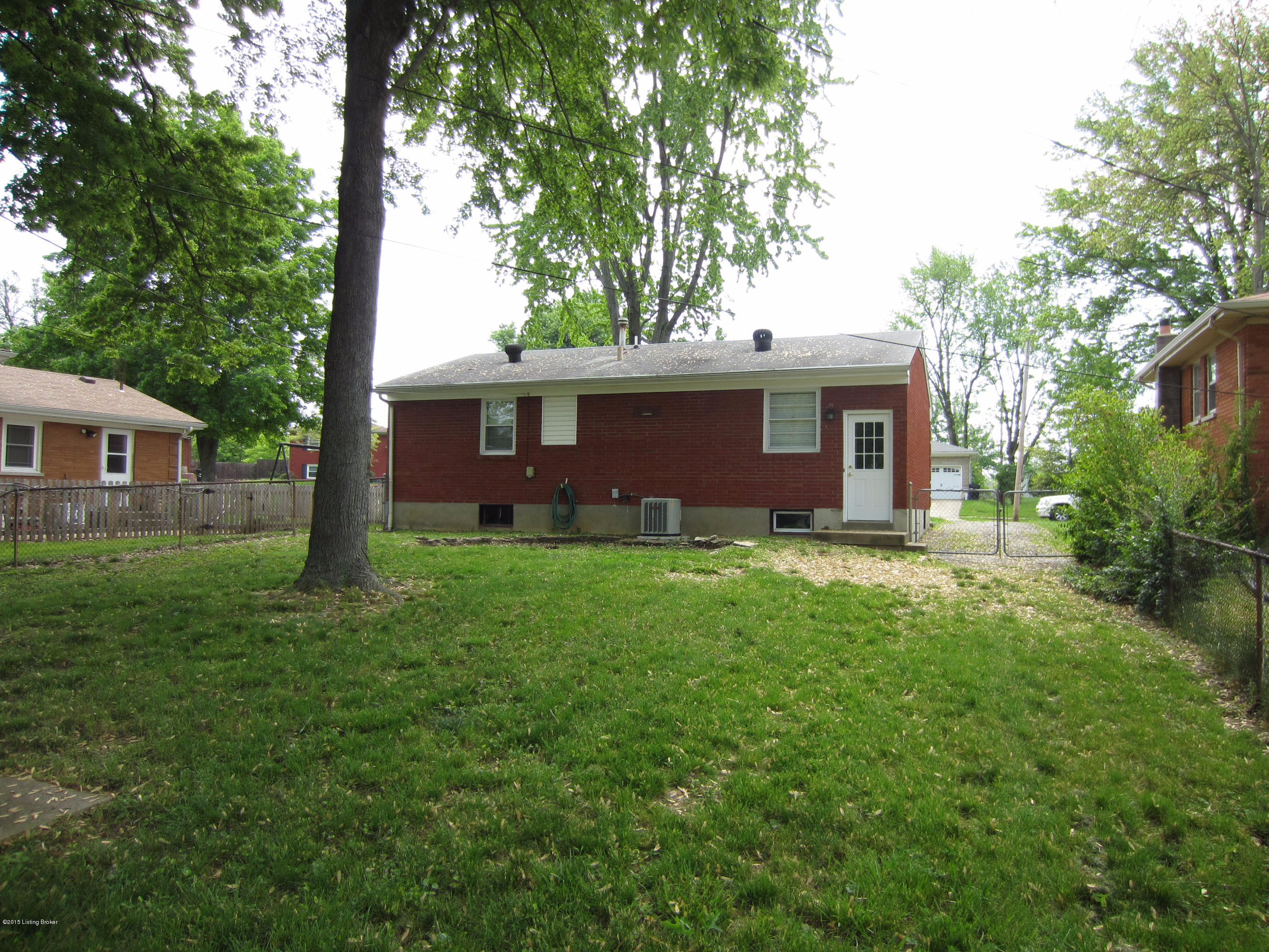 1002 Runell Road Louisville, KY 40214 - Photo 3 of 23 IMG_1167