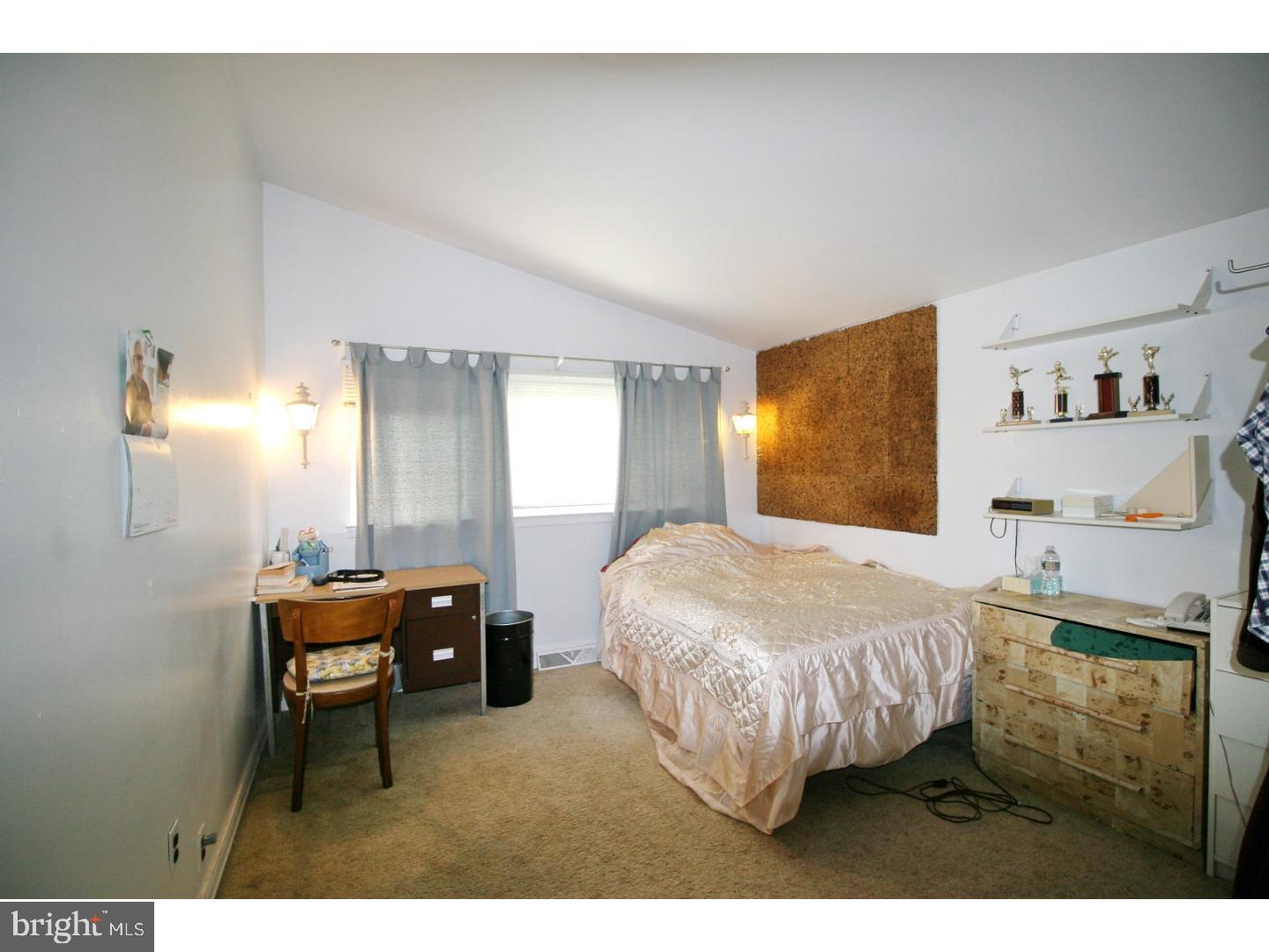 104 Yew Road Cheltenham, PA 19012 - Photo 13 of 16 Bedroom 3