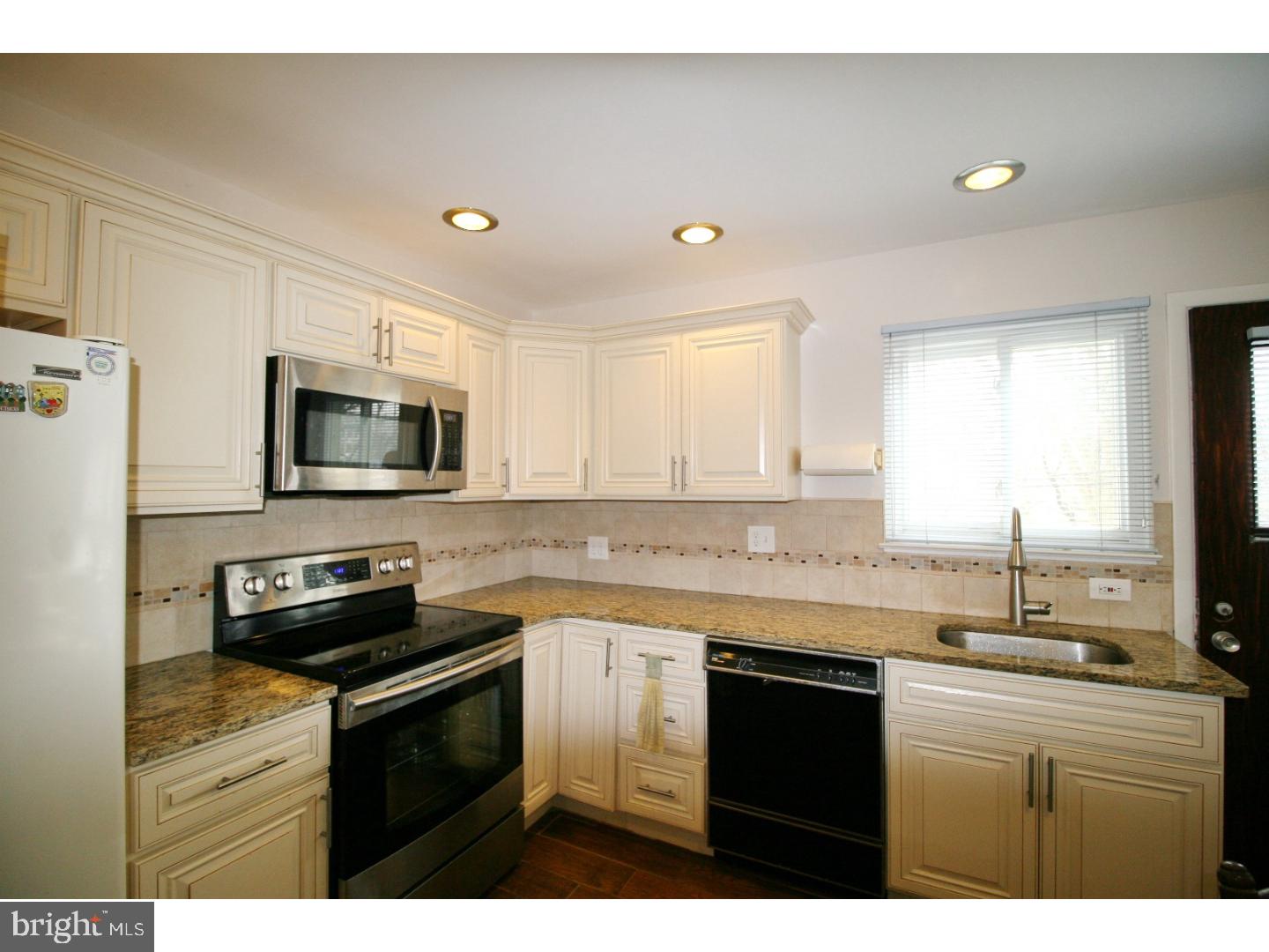 104 Yew Road Cheltenham, PA 19012 - Photo 7 of 16 Kitchen