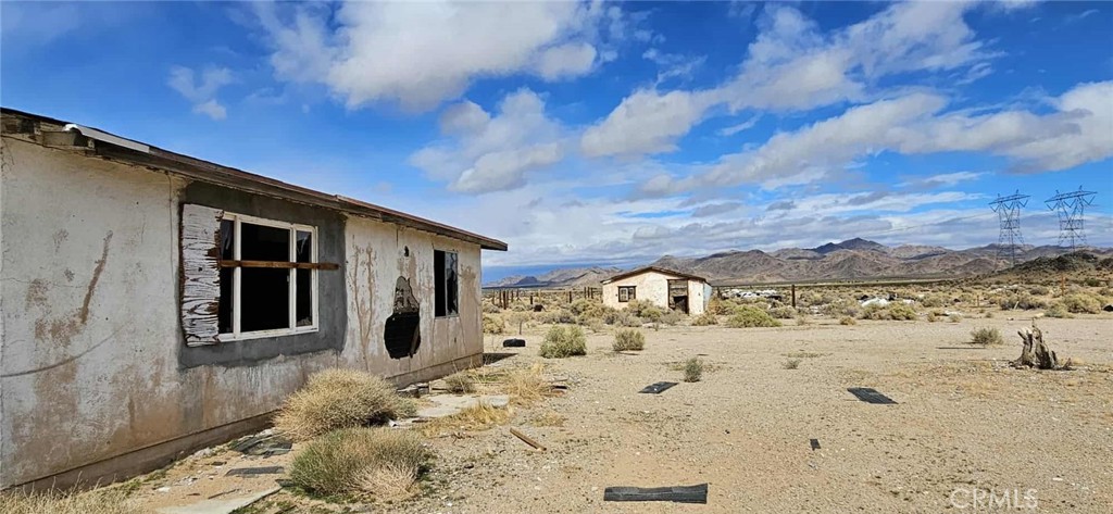 33354 Haynes Road Lucerne Valley, CA 92356 - Photo 5 of 32