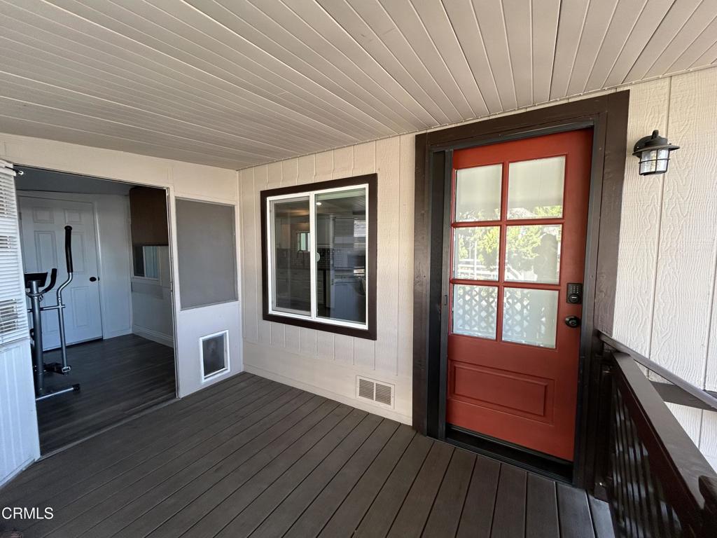 250 East Telegraph Road, Unit 184 Fillmore, CA 93015 - Photo 16 of 16 a view of front door deck and living room