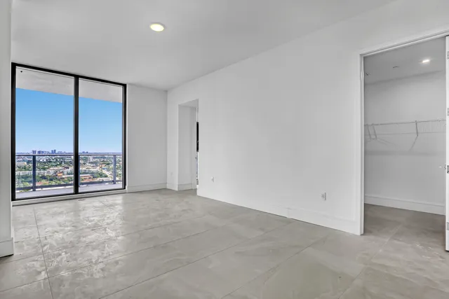 $3,100,000 | 220 Lake Shore Drive, Unit N2103, Lake Park, FL 33403