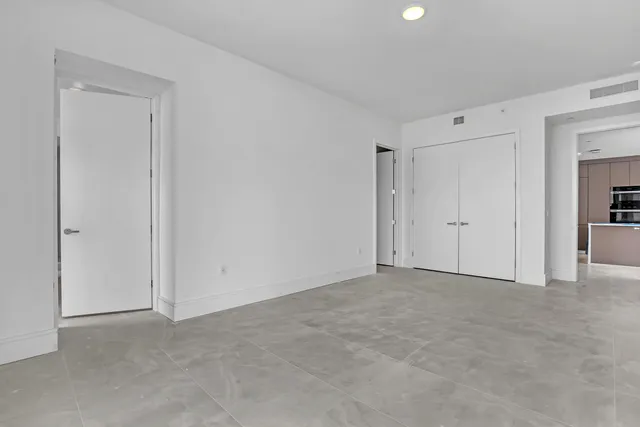 $3,100,000 | 220 Lake Shore Drive, Unit N2103, Lake Park, FL 33403