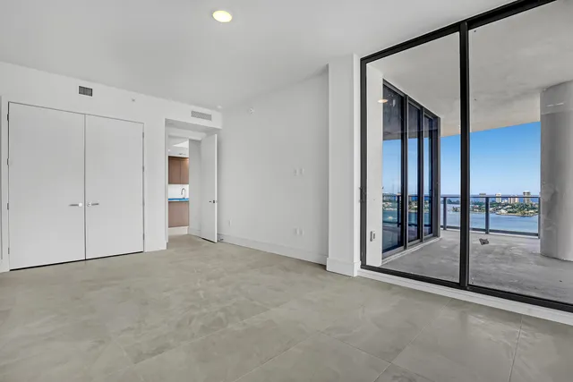 $3,100,000 | 220 Lake Shore Drive, Unit N2103, Lake Park, FL 33403