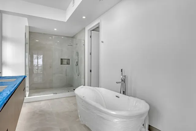 $3,100,000 | 220 Lake Shore Drive, Unit N2103, Lake Park, FL 33403