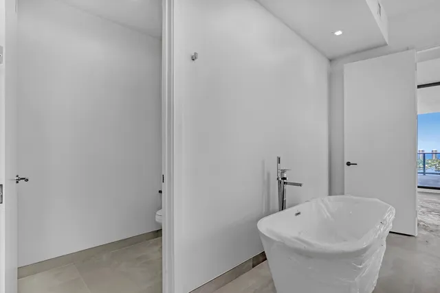 $3,100,000 | 220 Lake Shore Drive, Unit N2103, Lake Park, FL 33403