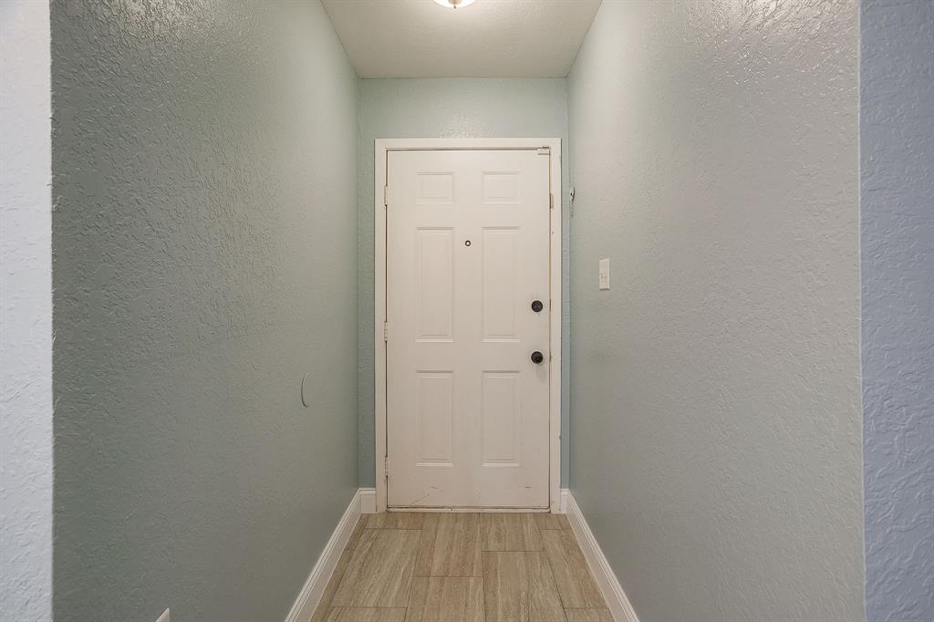 800 Poe Street Azle, TX 76020 - Photo 3 of 31