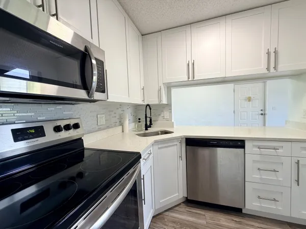 $2,100 | 616 Sea Pine Way, Unit C3, Greenacres, FL 33415