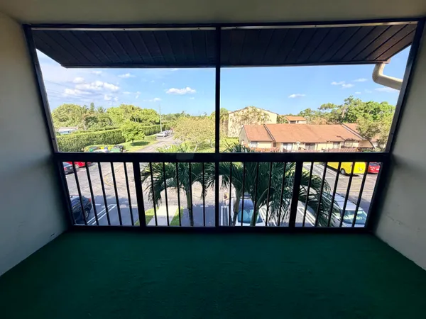 $2,100 | 616 Sea Pine Way, Unit C3, Greenacres, FL 33415