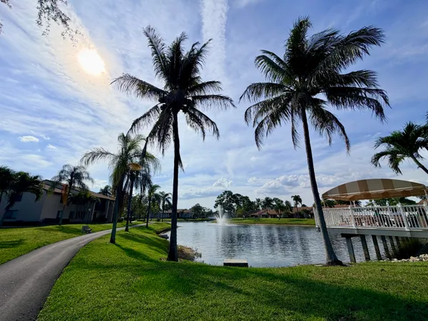 $2,100 | 616 Sea Pine Way, Unit C3, Greenacres, FL 33415