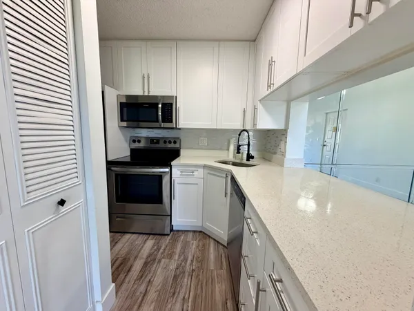 $2,100 | 616 Sea Pine Way, Unit C3, Greenacres, FL 33415