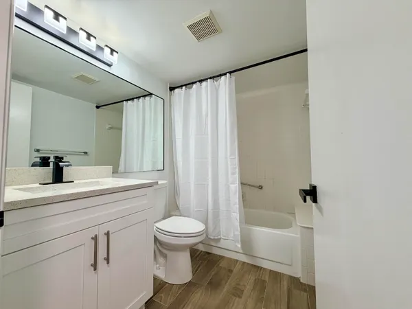 $2,100 | 616 Sea Pine Way, Unit C3, Greenacres, FL 33415
