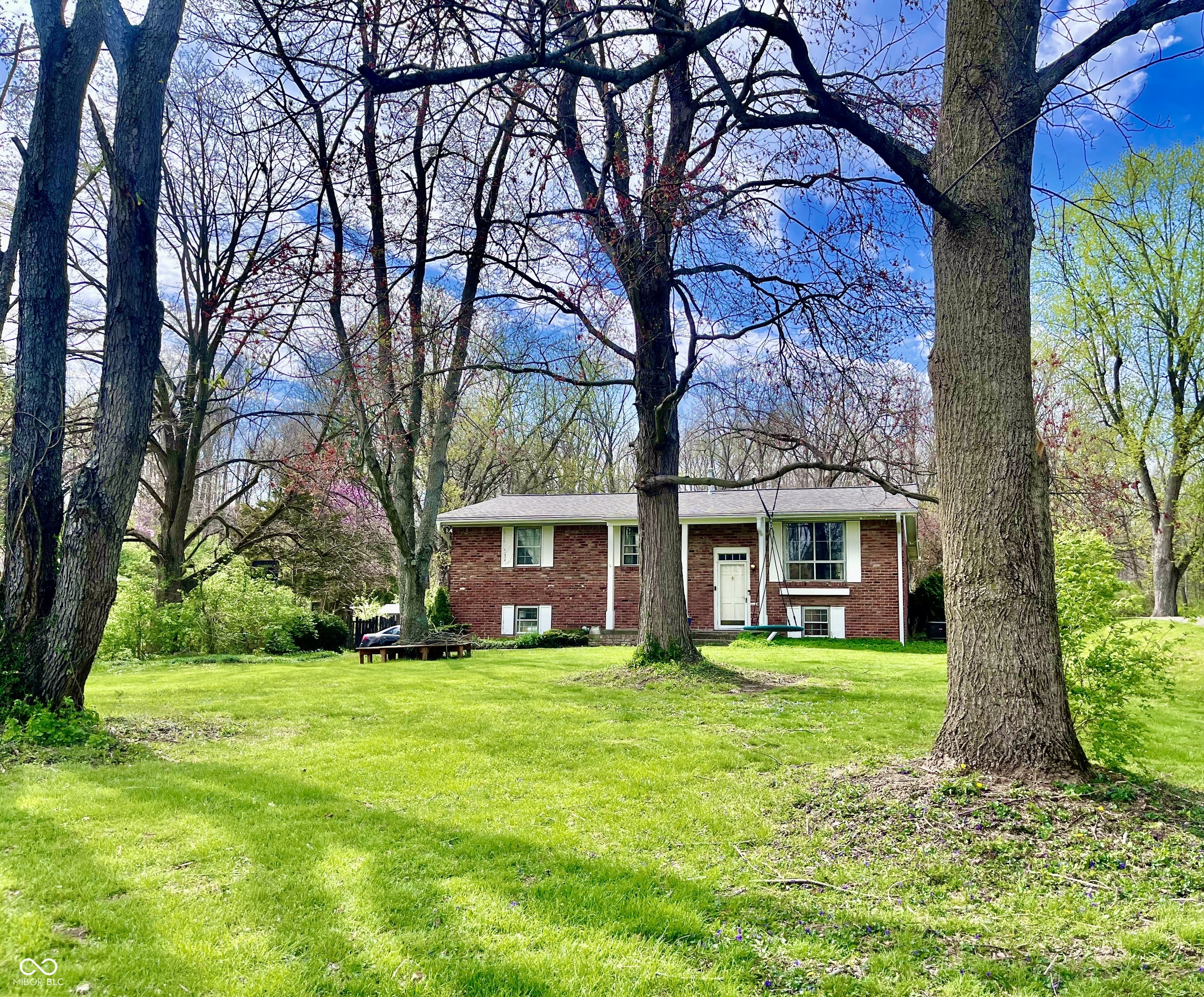 6632 Sargent Road Indianapolis, IN 46256 - Photo 3 of 32 Gallery Image 3