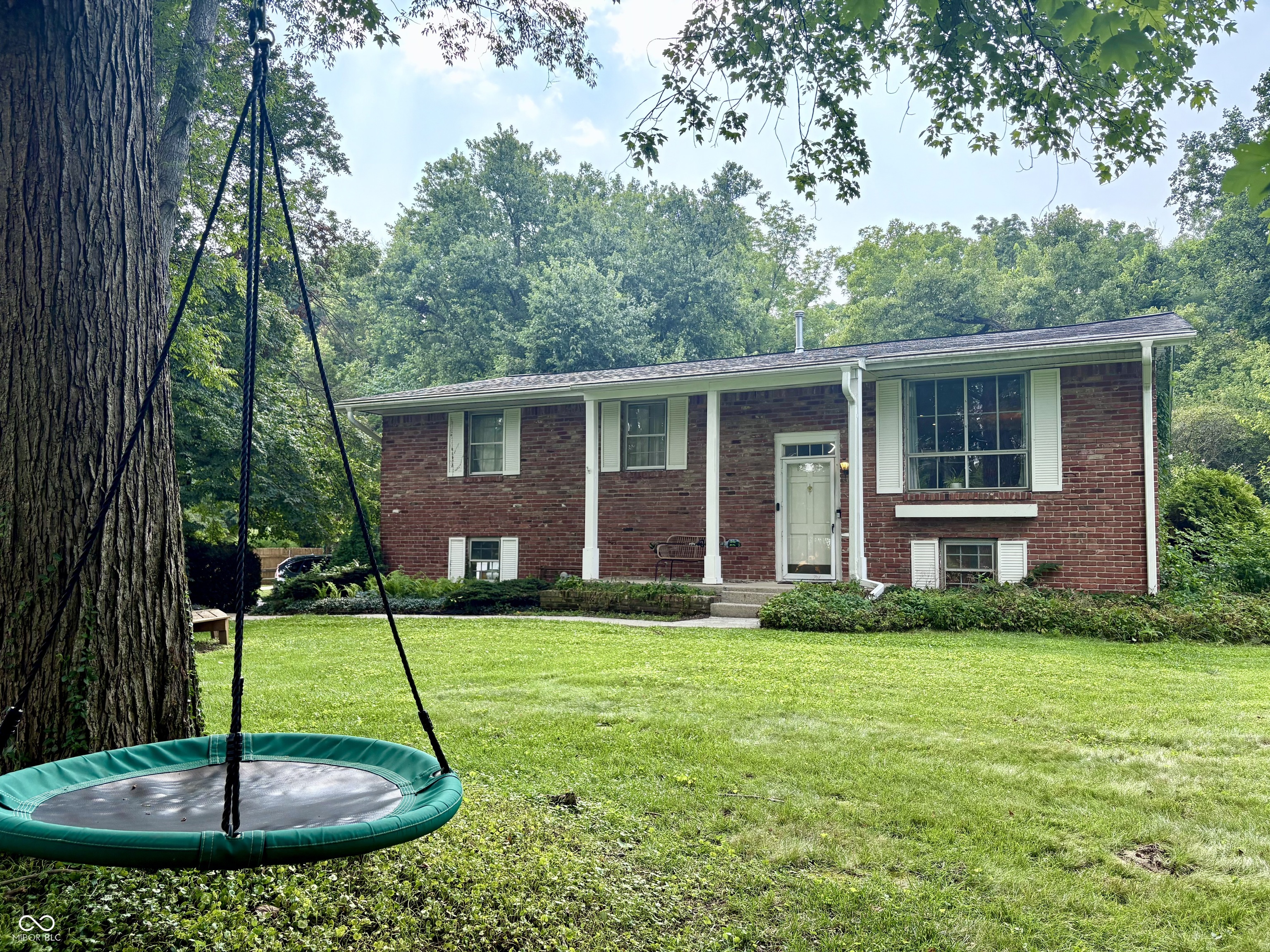 6632 Sargent Road Indianapolis, IN 46256 - Photo 5 of 32 Gallery Image 5