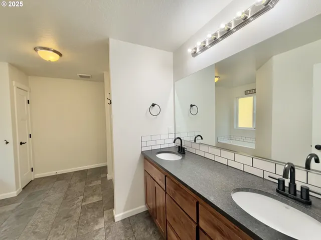 $629,000 | 477 Palisade Drive, Roseburg, OR 97471