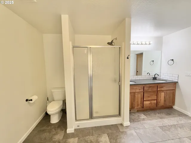 $629,000 | 477 Palisade Drive, Roseburg, OR 97471