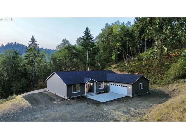 $629,000 | 477 Palisade Drive, Roseburg, OR 97471