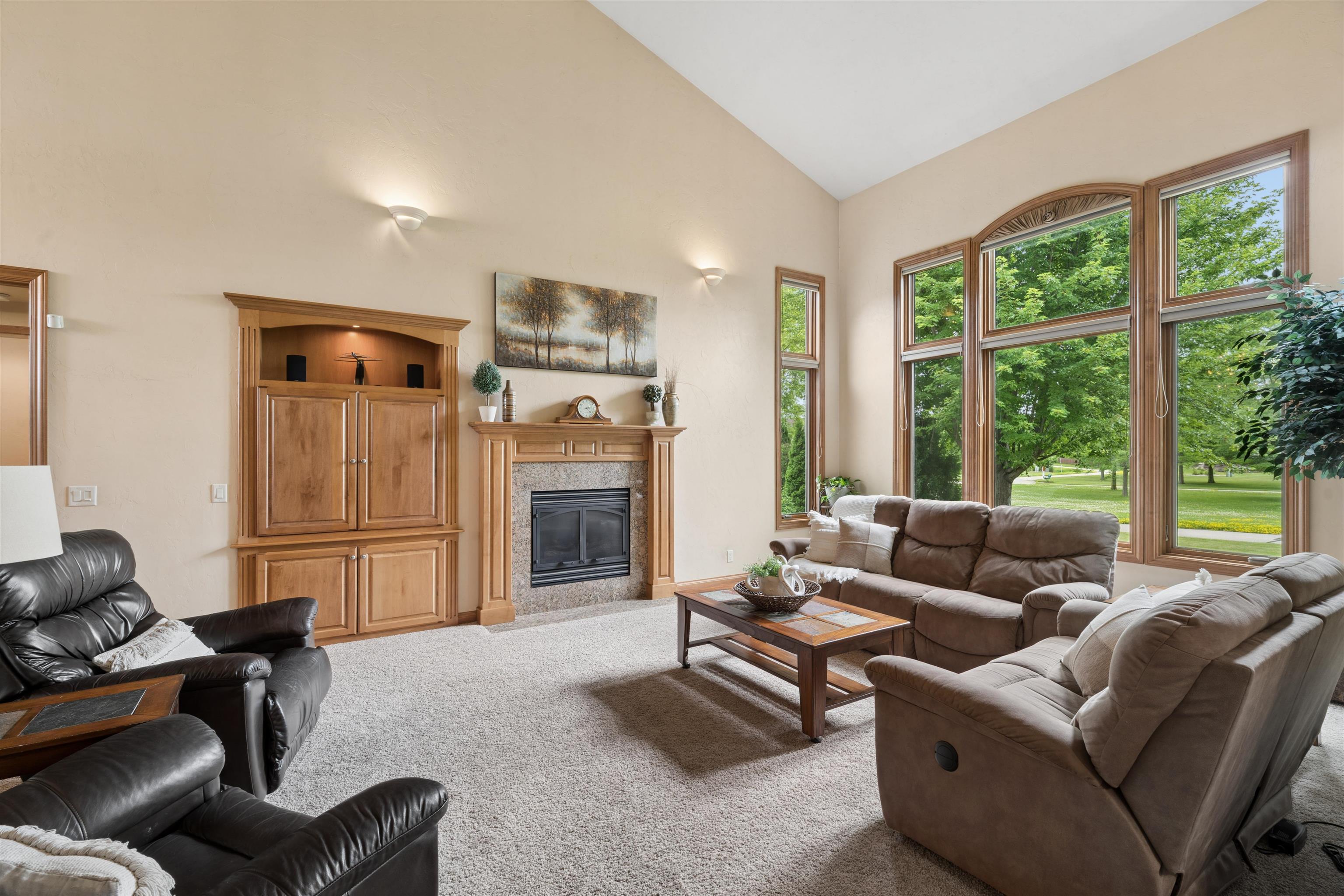 2917 East Fallcreek Lane Appleton, WI 54913 - Photo 8 of 55