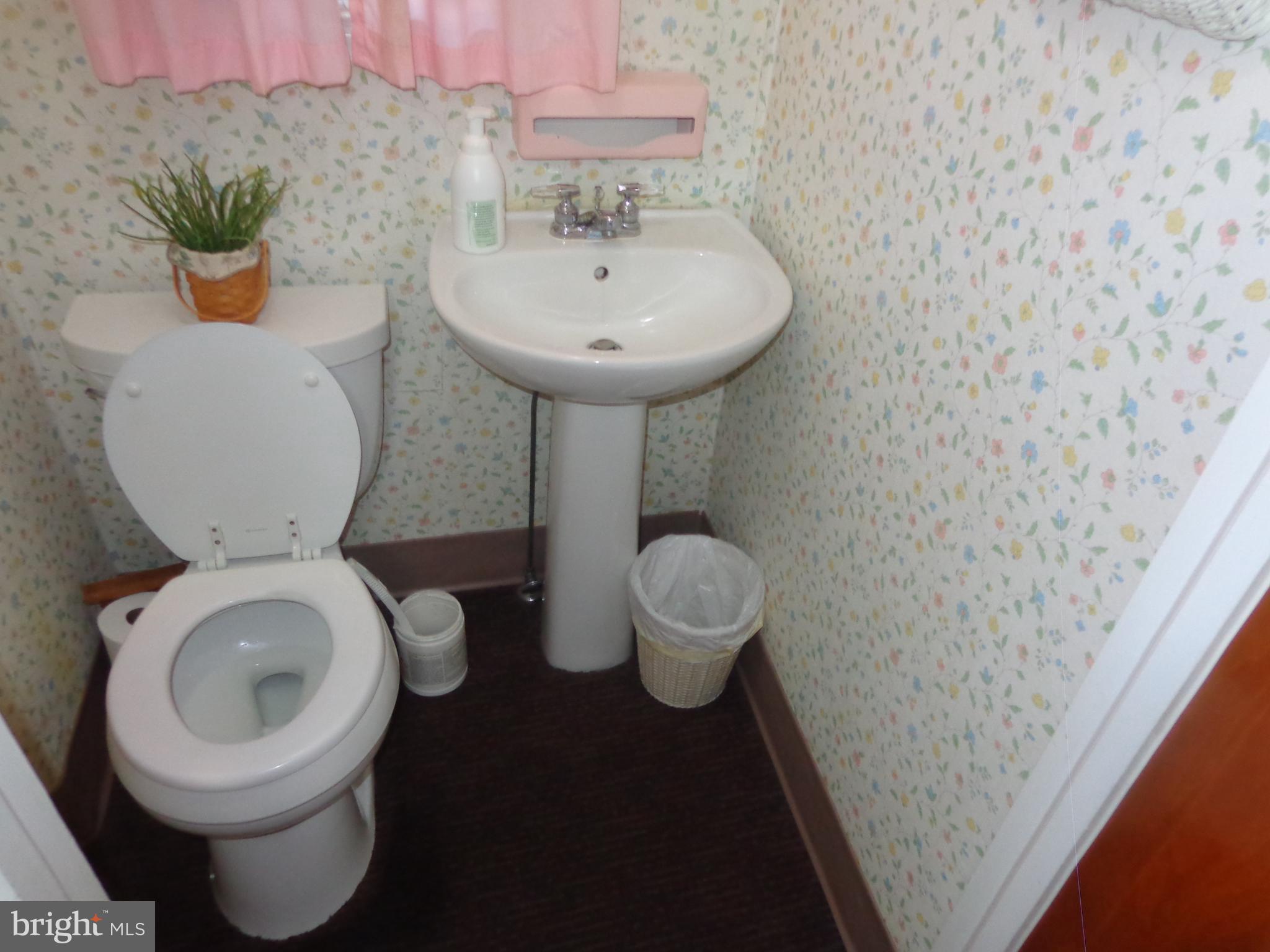 363 Holmes Road Holmes, PA 19043 - Photo 7 of 12