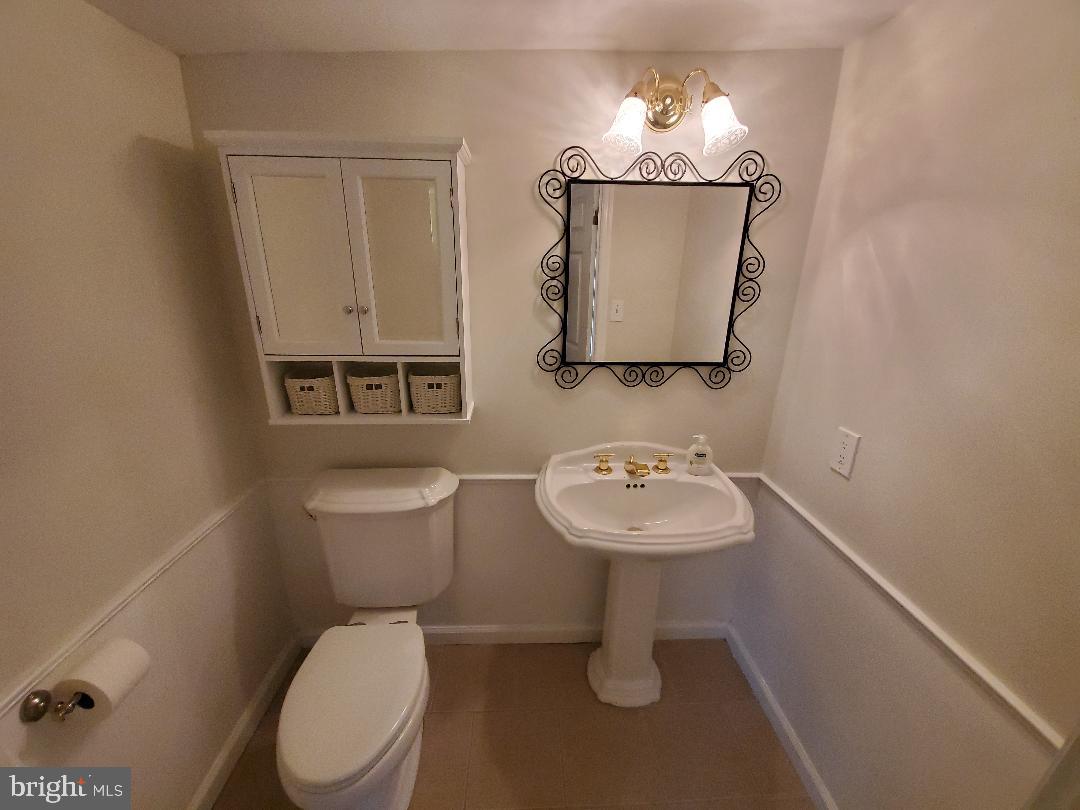 60 Valley Road Warrington, PA 18976 - Photo 13 of 27 Powder room