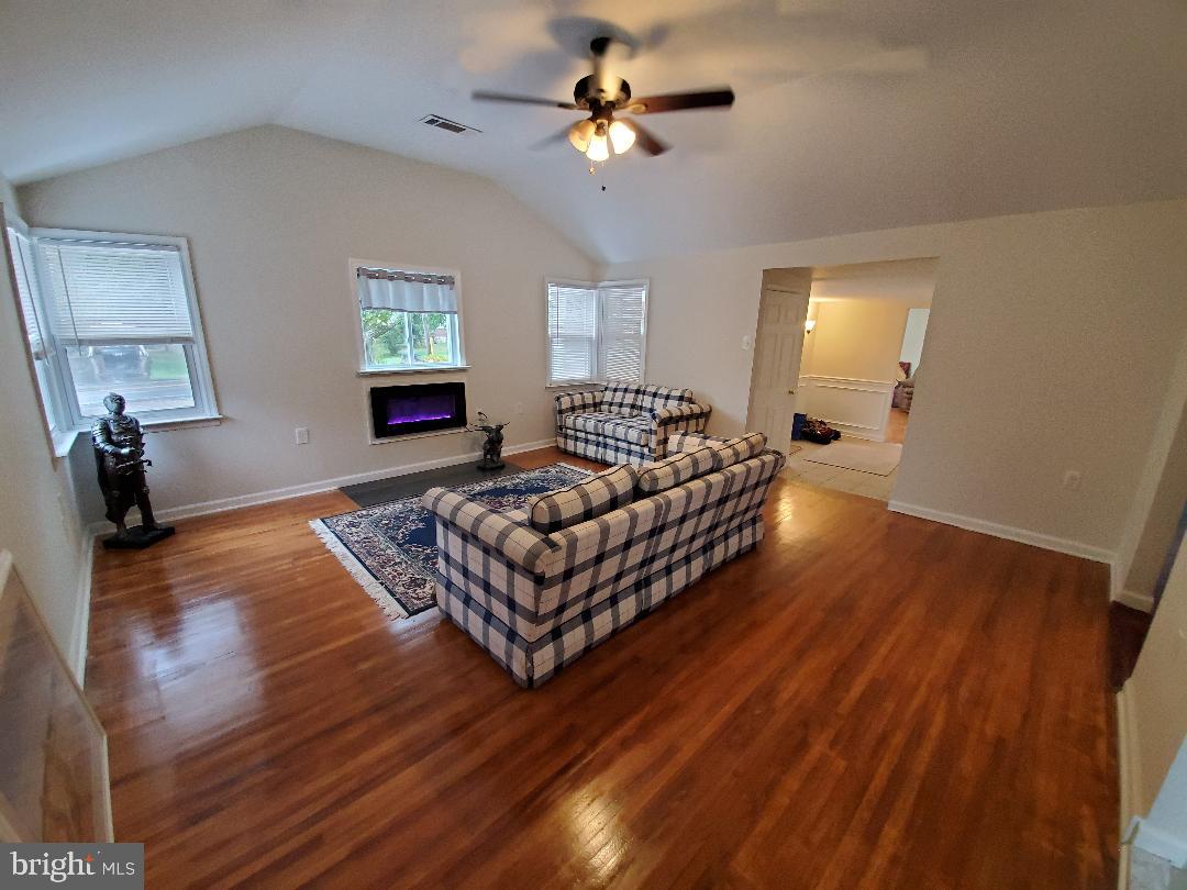 60 Valley Road Warrington, PA 18976 - Photo 7 of 27 Family Room