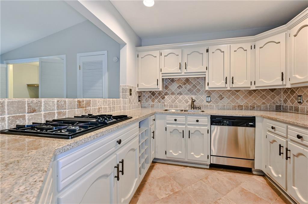 2454 Drew Valley Road Northeast Brookhaven, GA 30319 - Photo 13 of 37