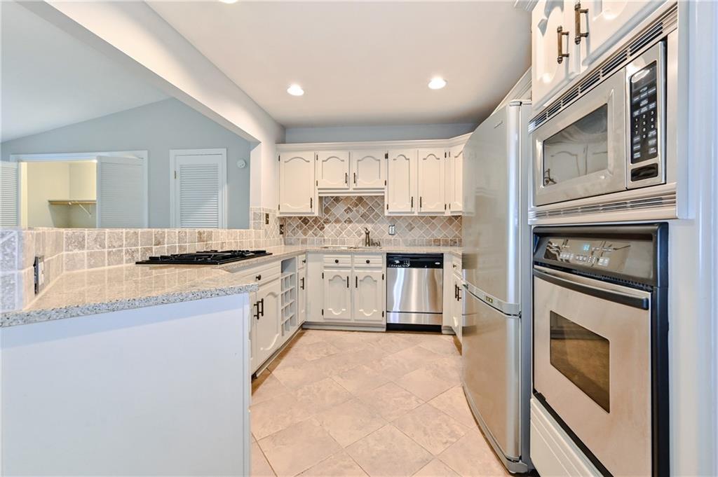 2454 Drew Valley Road Northeast Brookhaven, GA 30319 - Photo 14 of 37