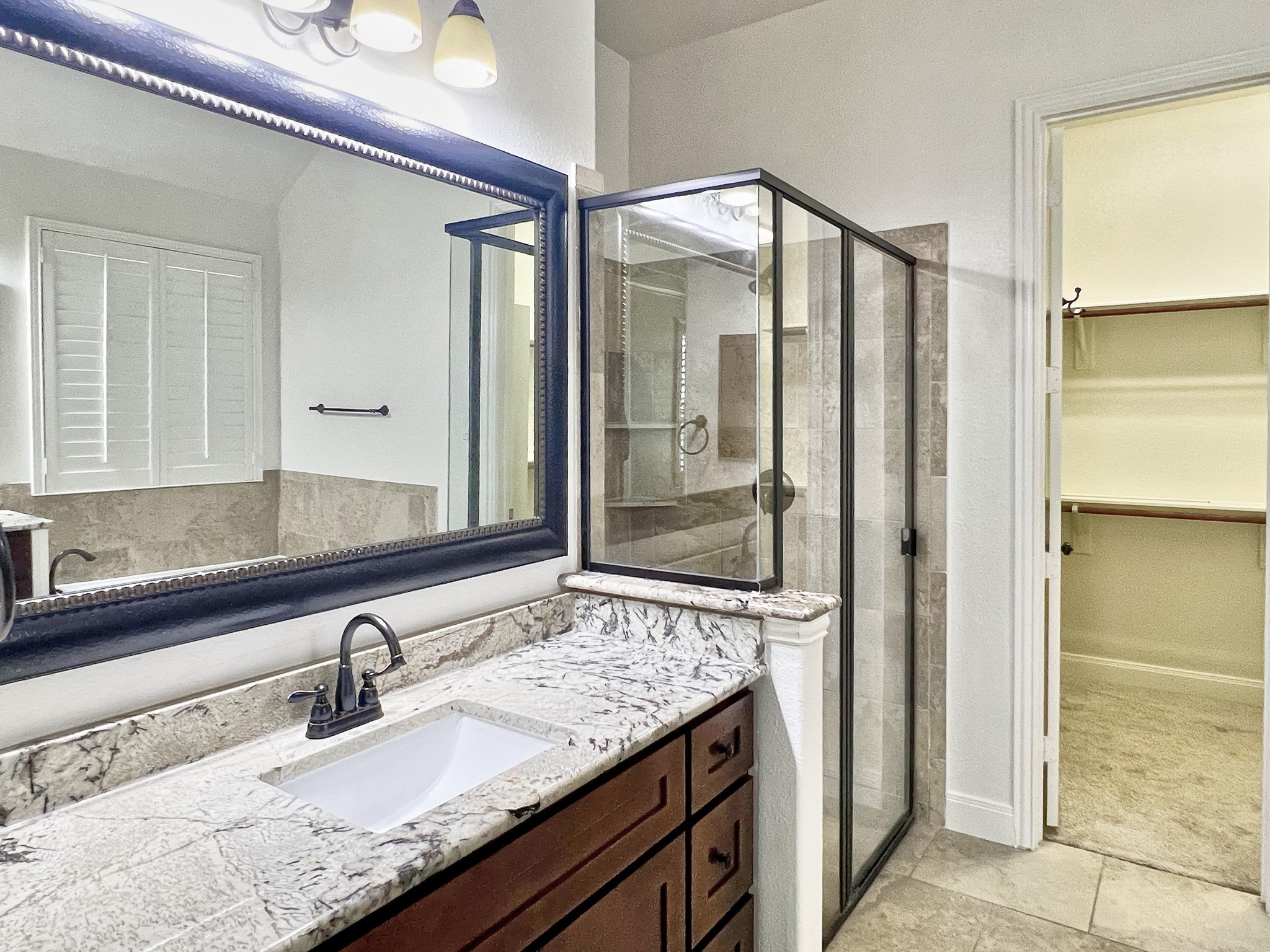 78 Lindenberry Circle Tomball, TX 77375 - Photo 17 of 36 Primary Bath