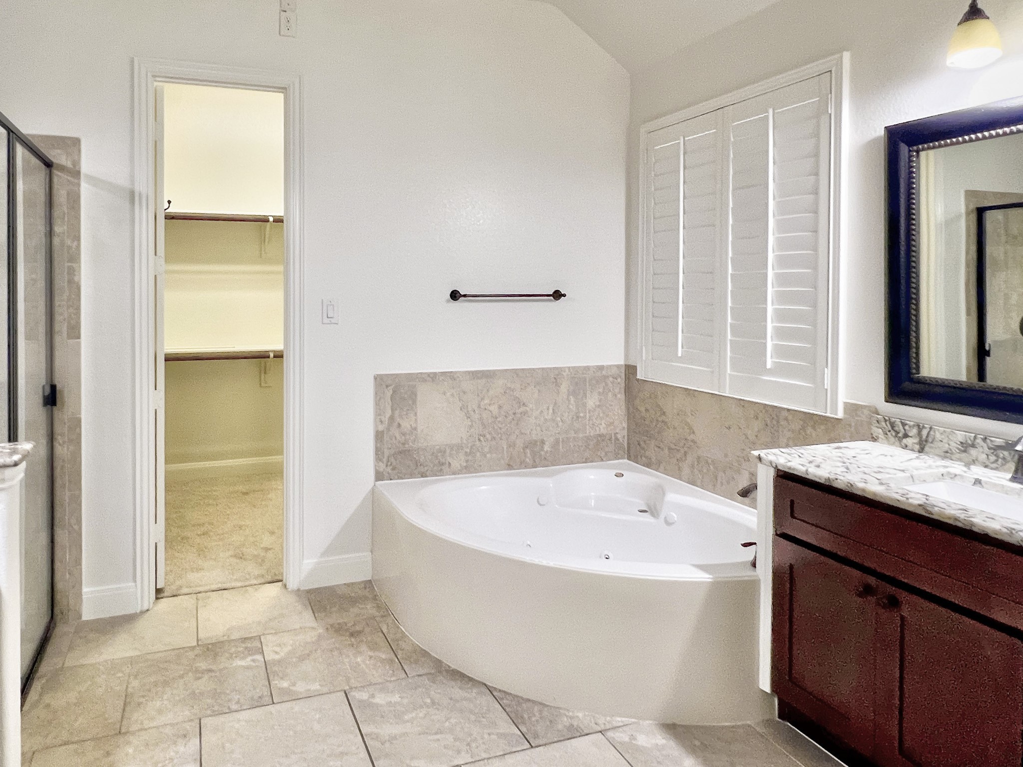 78 Lindenberry Circle Tomball, TX 77375 - Photo 18 of 36 Primary Bath