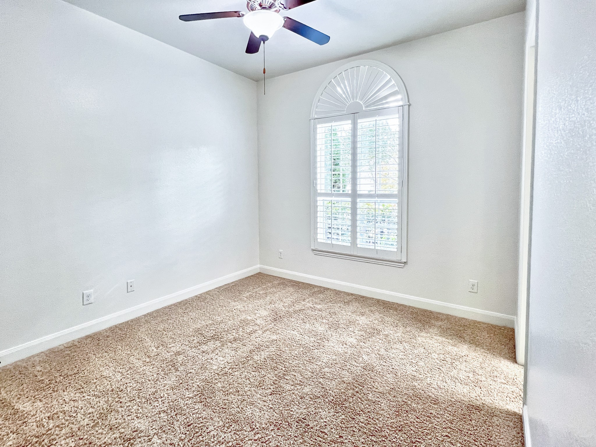 78 Lindenberry Circle Tomball, TX 77375 - Photo 20 of 36 Guest Bedroom - Down