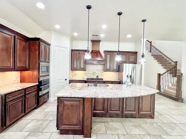 $5,000 | 78 Lindenberry Circle, Tomball, TX 77375