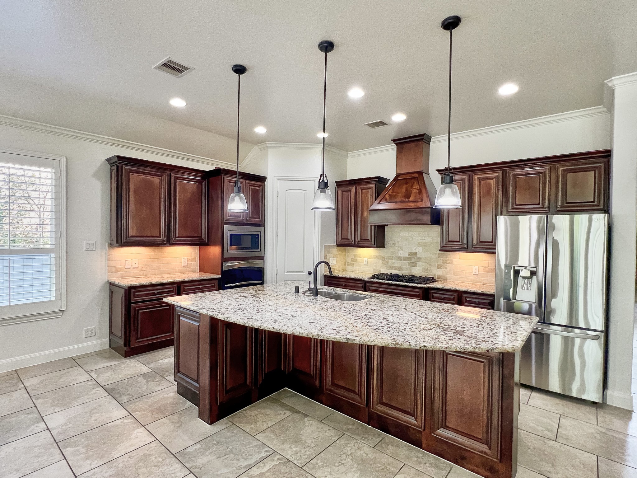 78 Lindenberry Circle Tomball, TX 77375 - Photo 5 of 36 Kitchen