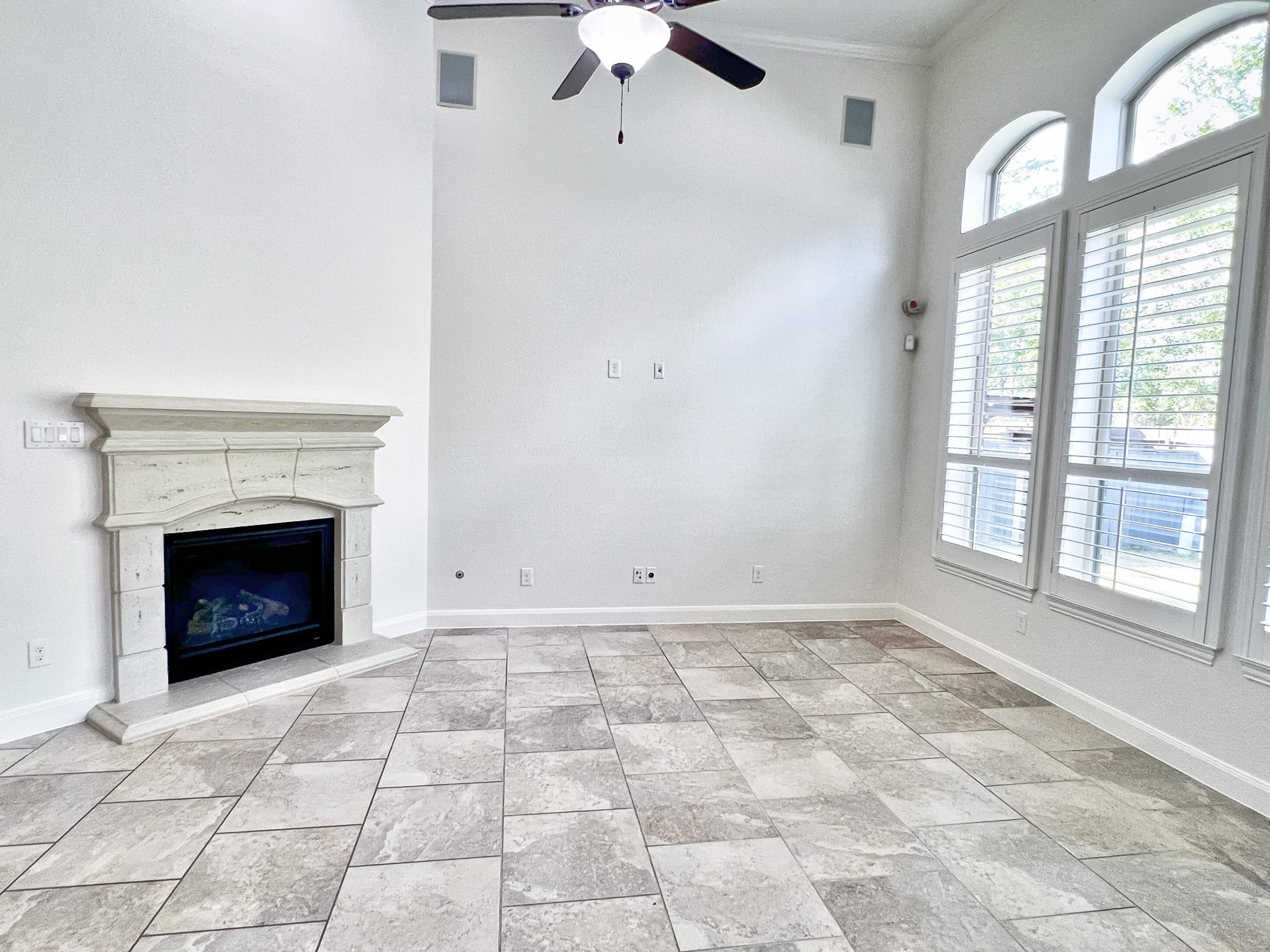 78 Lindenberry Circle Tomball, TX 77375 - Photo 7 of 36 Living